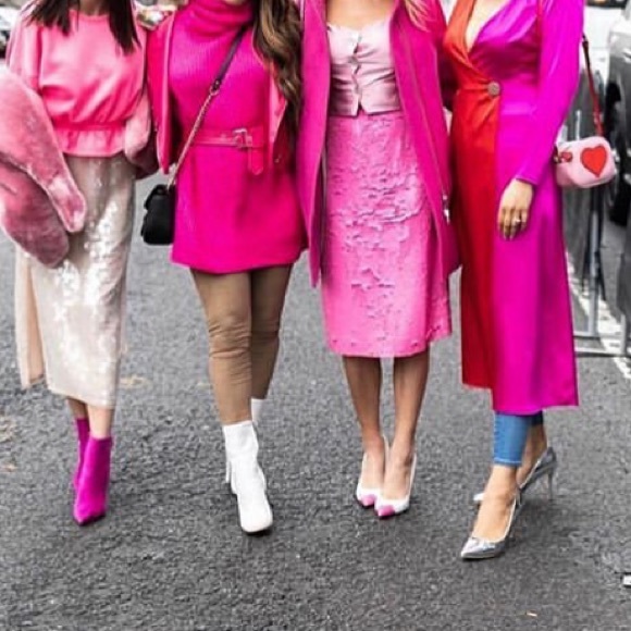 Meet your Posher, Jennie - Picture 1 of 1